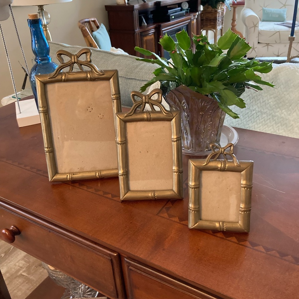 Chic Gold Bow Picture Frame Trio